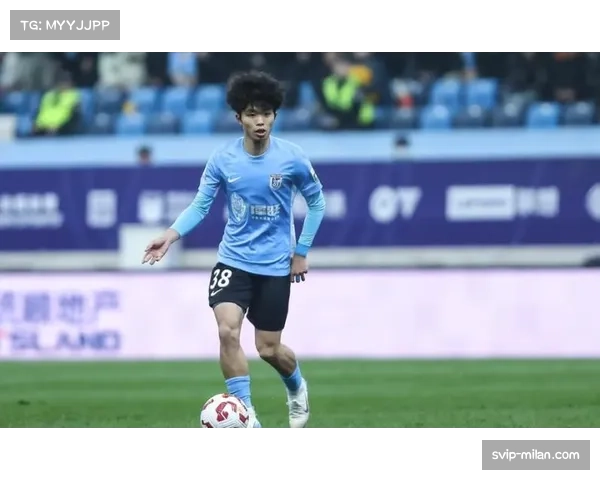 吕焯毅攻防两端全面升级，大连英博右闸成本土边卫标杆
